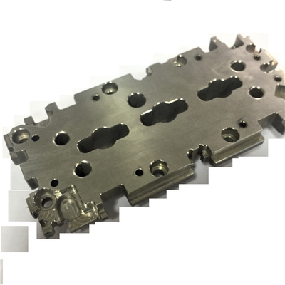 S50CH13718 أجزاء الطحن باستخدام الحاسب الآلي SKD61 خدمة الطحن باستخدام الحاسب الآلي من الألومنيوم ، التجويف الأساسي للقالب