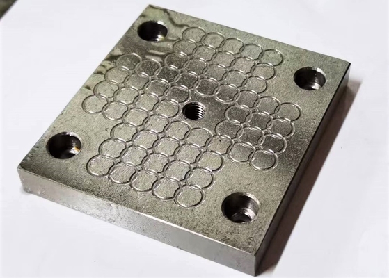 P20 NAK80 CNC طحن أجزاء التصنيع باستخدام الحاسب الآلي الأجزاء البلاستيكية حسب التصميم أو العينات